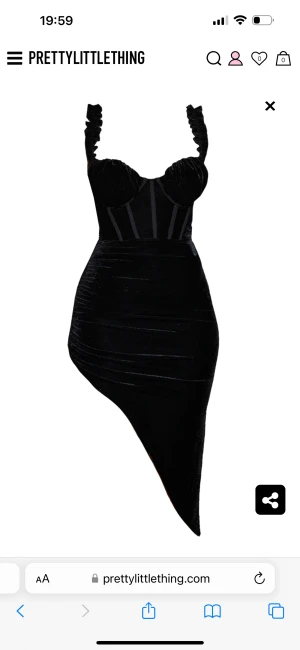 Svart klänning  - Black Velvet Ruffle Strap Corset Detail Midi Dress