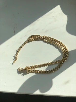 Pilgrim Armband - Ett guldarmband från pilgrim. Lackerade i guld 70kr plus frakt