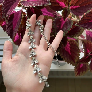 ”Diamant” choker - Säljer mitt ”diamant choker”. Samfraktar gärna 🫶🏼