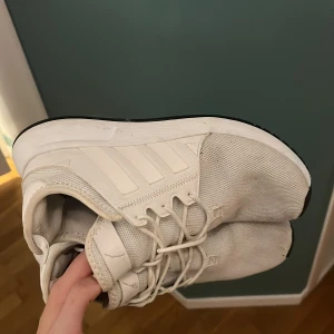 Adidas skor - Adidas skor. Använt skick och utan sula i. Pris går att diskutera