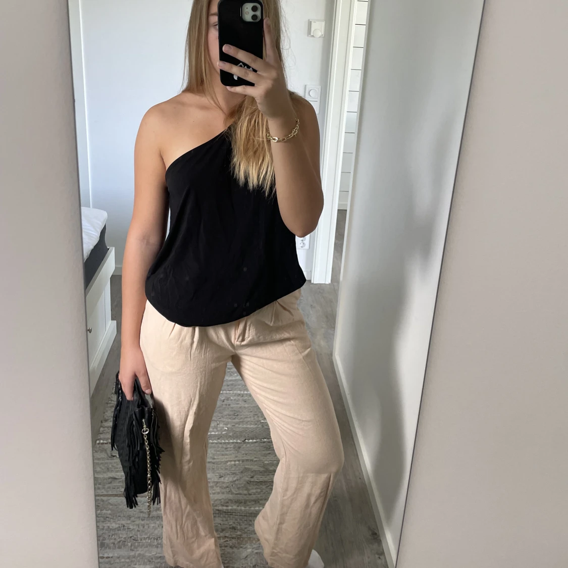 Tygbyxor från NA-KD