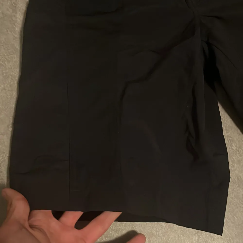 Shorts, använda 1 gång. Inga defekter. Elastisk midja (till viss grad). Shorts.