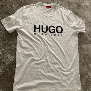 Hej säljer min Hugo boss tröja äkta För 350  