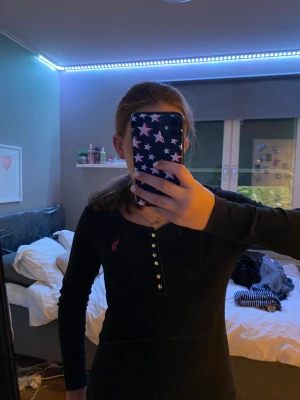 Tröja  - Säljer min tröja från polo som jag haft nu ett tag den är i väldigt bra skick. 