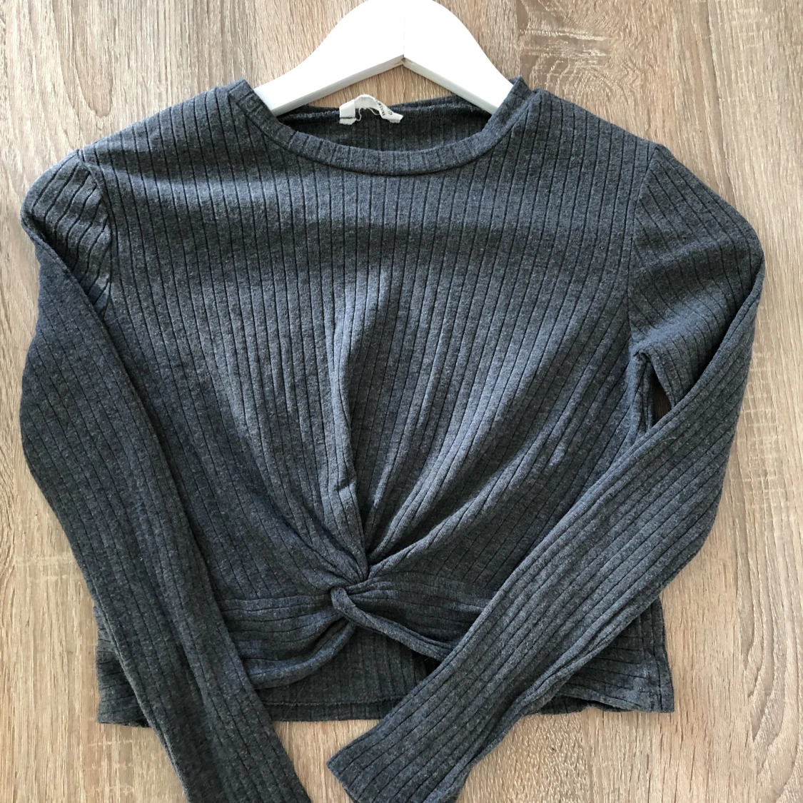  en grå tröja  - 91