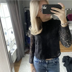 Blus - As snygg blus använd 1 gång!