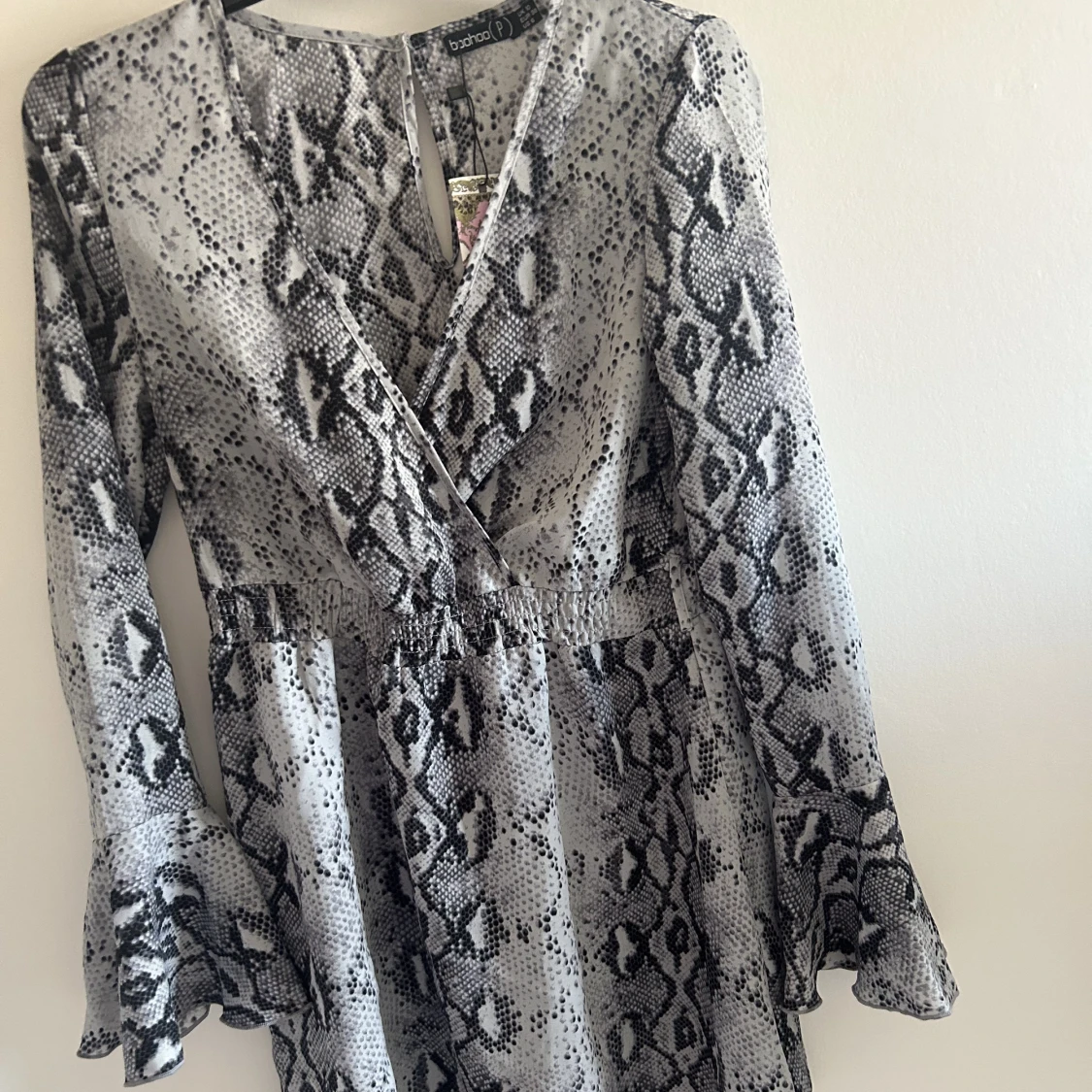 Snake dress boohoo - 90