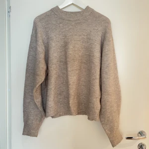 Beige stickad tröja - Beige stickad tröja från hm💞