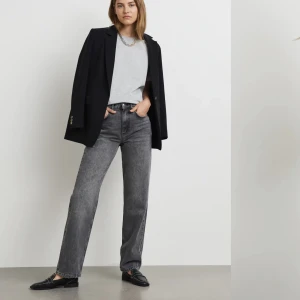 90’s jeans från Gina tricot - Använda fåtal gånger därav inga bilder med de på, som nya! Köpare står för frakten! Endast Swish 