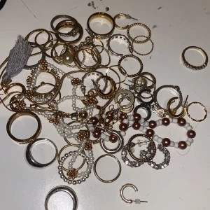 Smycken - Massa olika smycken. Allt för 50. Skriv för fler frågor💓