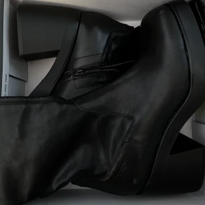 Vagabond boots - Använda 1 gång och nu säljs då jag använder inte de längre. Nypris: 1695kr Storlek 41 men passar också 40