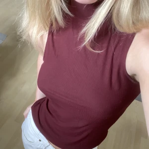 Söt vinröd topp - Gullig topp från HM❤️❤️