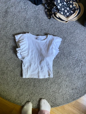 Zara topp - Säljer Dena nya zara topp för jag gillar inte passformen❤️