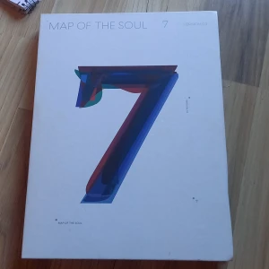 BTS 7 album - BTS map of the soul 7 ablum 1 CD lyricbook. there is also a big posterbook (last pic) you can also buy it separetly (the posters) see other post (ad)