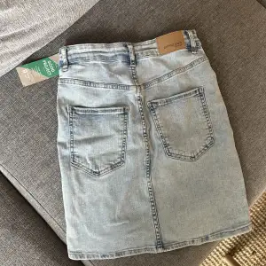 Molly denim skirt från Gina tricot, prislapp kvar💙