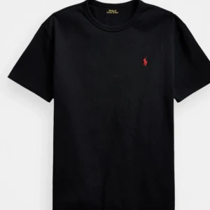 Ny polo ralph lauren black t shirts - Köpte den från zalando för ca 700kr . För 2 månader sen . Passar inte mig . I storlek S/M 