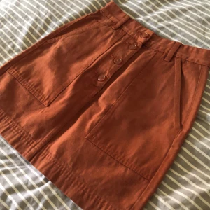 Vintage kjol - En väldigt fin kjol köpt från Weekday🫶🏼 Finns inte längre i butik! Knappt använd, bra skick!