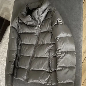 Jacka - Colmar jacka… tidigare inlägg för info💕lägger upp igen pga oseriösa bud