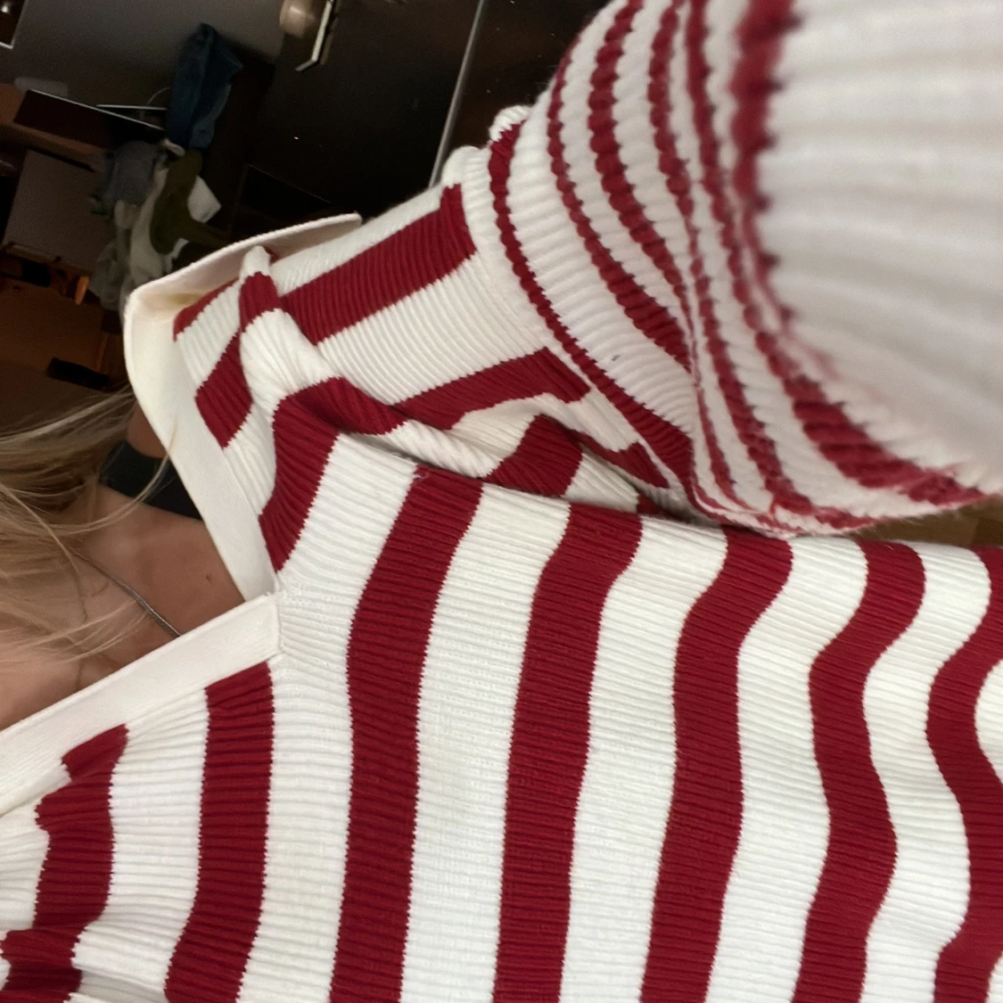Röd randig tröja - 90