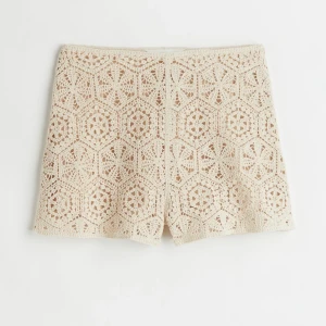 Virkade shorts  - Virkade shorts från hm som inte finns kvar längre. Storlek xs. 