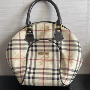 väskan  - fint och nytt som äkta 