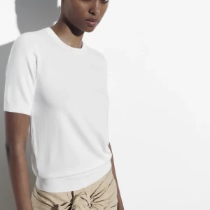 Tröja  - En vit stickad baströja från zara, är i ny skick, nypris 299❤️