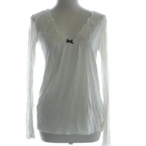 Odd molly tröja - Söt odd molly tröja som ja köpte för typ 3 år sen på sellpy❤️ Använder aldrig för den är lite stor❤️