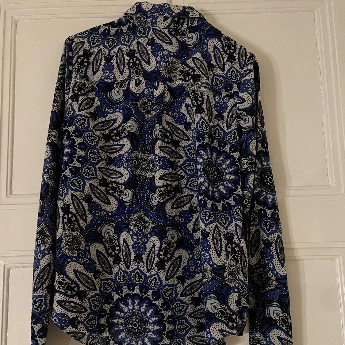 Mönstrad skjorta från Cubus - 90