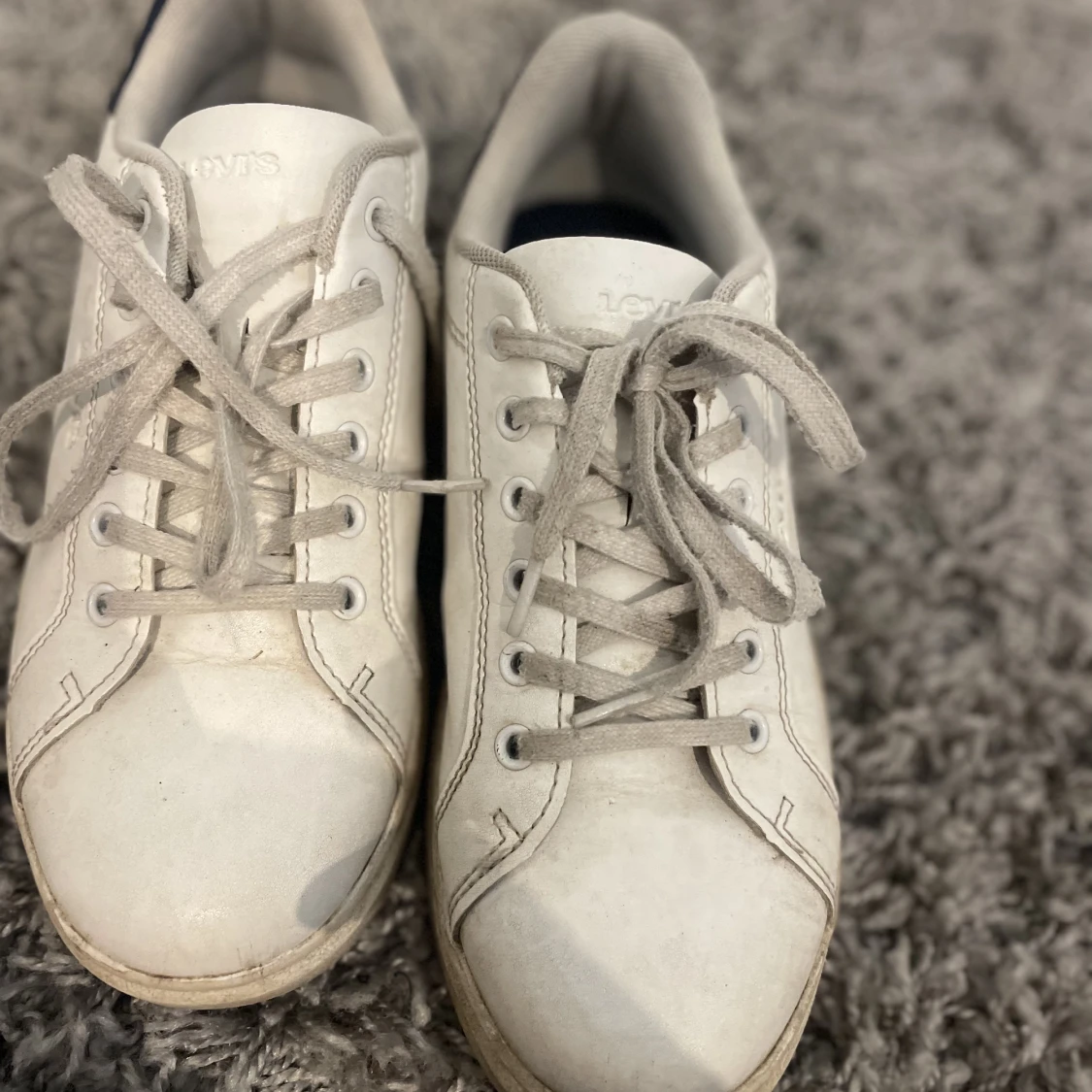 Levis skor  - 90