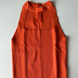 Linne med utskurning från Zara - Zara linne 