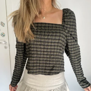 Rutig topp💗 - Skitcool rutig topp perfekt till fest eller vardag👩🏼‍🎤