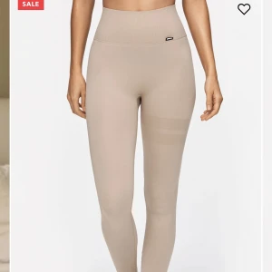 Stronger tights - Tights som inte kommer till användning. Just nu kostar de 300 på hemsidan därav säljer jag billigare. Bra skick och sitter tajt passar mig som har M i byxor. Skriv för privata bilder