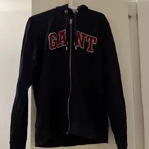 Gant hoodie skick 9/10 Storlek: L