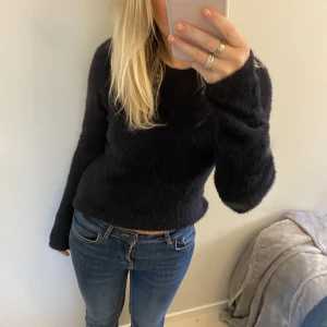 Jätteskön tröja - Jätteskön och mysig tröja med öppenrygg!