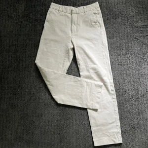 Byxor - Tighta kostymbyxor från GinaTricot! Använda fåtal gånger! 