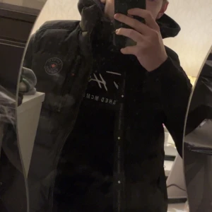 Zavetti väst  - Säljer mycket fin Zavetti väst Använd fåtal gånger Max 3-5ggr passar perfekt nu till hösten också riktigt varm o skön. Säljer då den inte riktigt passar mig Möts upp i Sala eller skickas på posten på köparens bekostnad.  Kan gå ner i pris vid snabb affär 