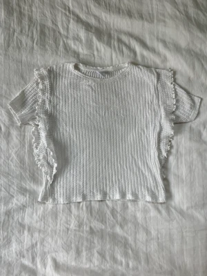 Zara topp - Supersöt zara top/blus. Perfekt till både fest och vardag och passar till allt!💓💗