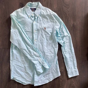 Ralph Lauren Skjorta - Perfekt skick inga fläckar eller skador