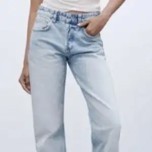 Zara mid rise jeans, skriv för mer bilder