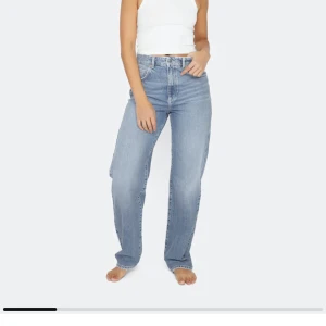 Bikbok jeans - Bikbok jeans i stl w29l34. Mycket bra skick 🫶🏽 Köptes för 599kr o säljer för 200kr+60kr frakt helst annars kom med förslag