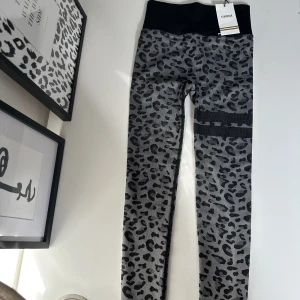 Stronger tights - Säljer mina oanvända stronges tights då de är för små💓pris går att diskutera