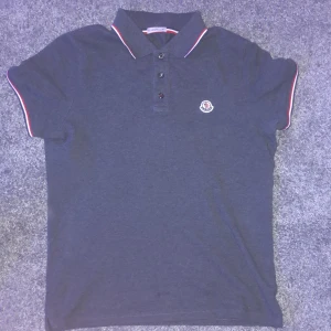 Moncler pike  - Moncler pike inga skador på den 