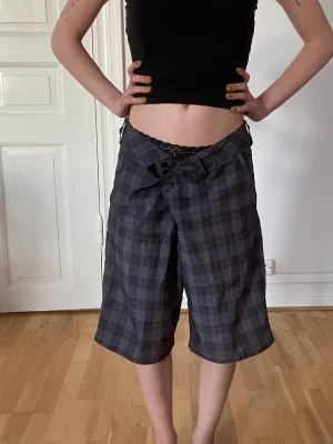 Shorts - Rutiga shorts i mjukt träningsmaterial.