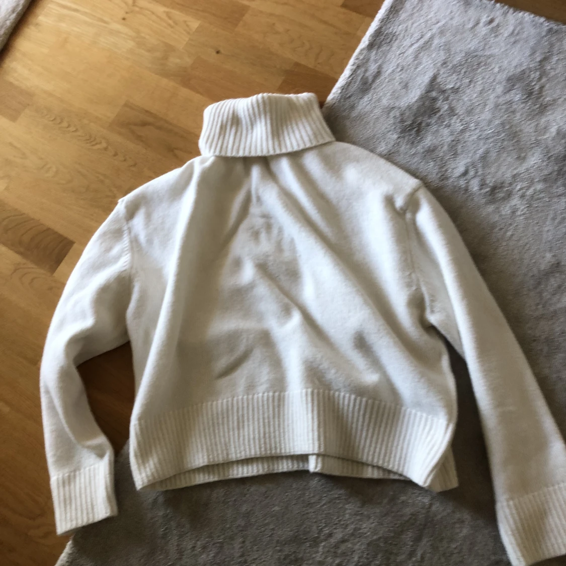 Helt oanvänd stickad tröja