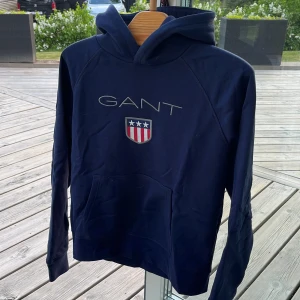 Gant hoddie - Gant hoddie, storlek 176, välvårdad och inga tecken på användning. Pris går att diskutera vid snabb affär.