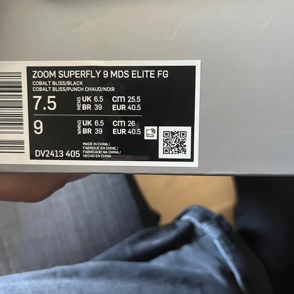 Helt nya oanvända fotbollskor säljes pga fel storlek. Nike Air Zoom Mercurial Superfly Elite 9. Nypris 3400 kr.. Skor.