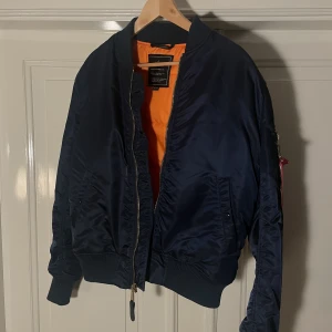 Bomberjacka Alpha Industries - Använts 2 gånger