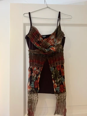 Linne/topp - Jätte söt linne/topp i storlek XS/S. Jätte fint skick då den knappast är använd 😁