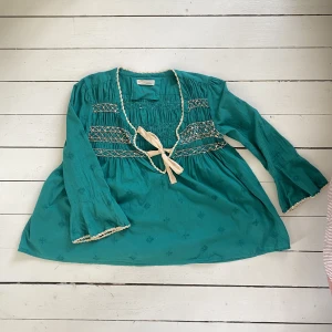 Odd molly blus! - Så sjukt söt odd molly blus som tyvärr inte kommer till användning. Den har inga defekter av användning, så som ny ❤️Pris går att diskutera vid snabb affär