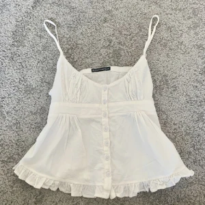 Söt vitt linne - Jätte gulligt linne från brandy som nästan aldrig har används! 💘